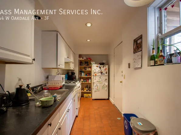 644 W Oakdale Ave, Chicago, IL