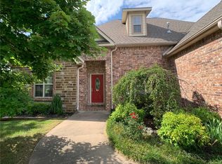 608 Grand Ct, Siloam Springs, AR 72761