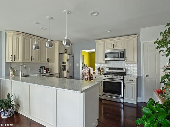 5th image of 4918 Coyle Ave