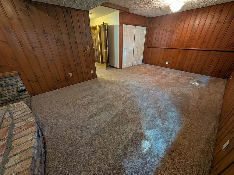 10207 Pilgrim Ln N — Photo 22