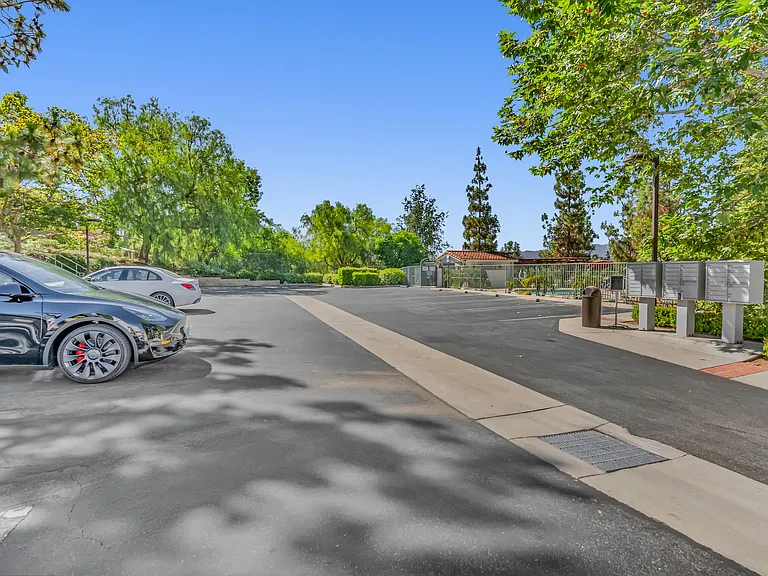 315 Westlake Vista Ln — Photo 10