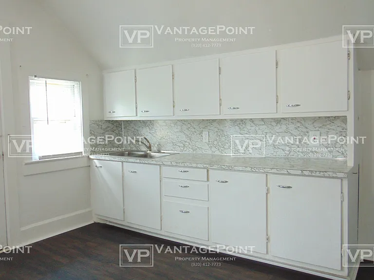 1163 McCormick St — Photo 12