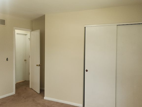 5th image of 201 Applewood Dr