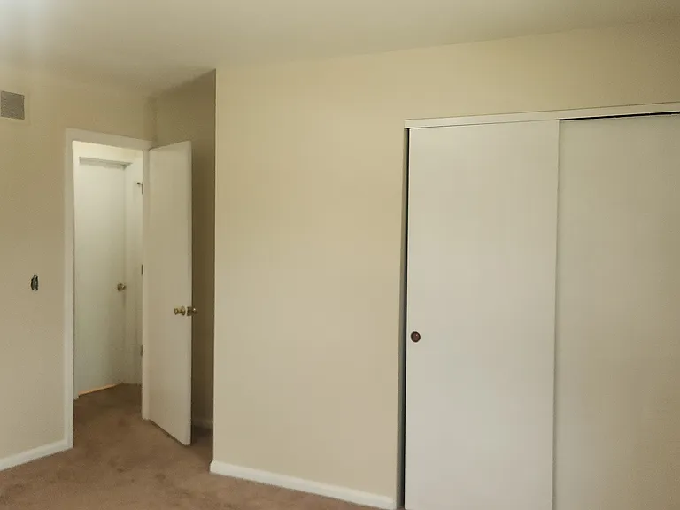 201 Applewood Dr — Photo 5