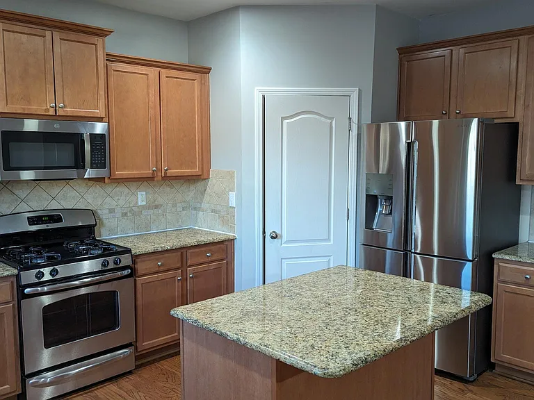 525 Willow Thicket Ct — Photo 12