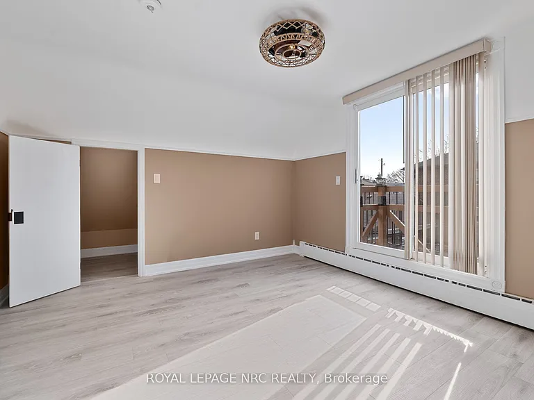 87 York St — Photo 12