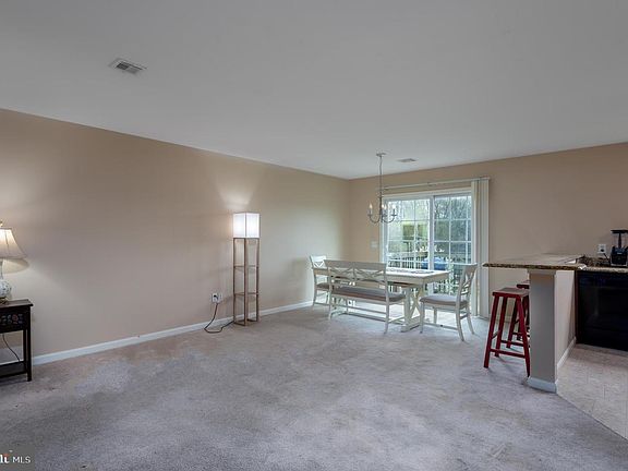 4th image of 219 Wooley Hollow Ct