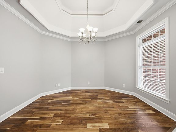 5th image of 4833 Hampshire Pl