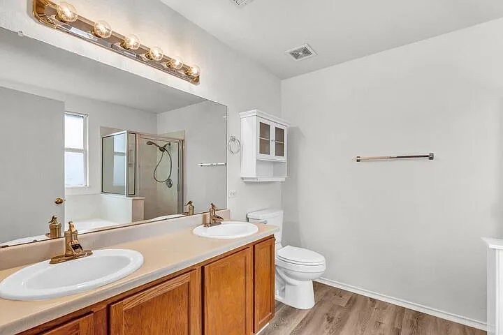 609 Golden Gate Dr — Photo 13