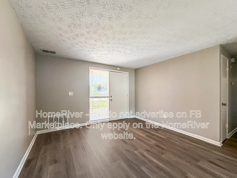 4 bed, 2.0 bath, 1560 sqft, $1,825 — Photo 2