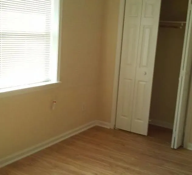 246 Mateo Walk — Photo 5