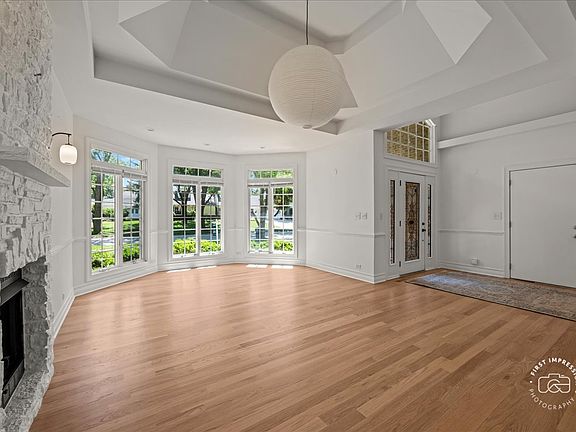 3rd image of 1009 Douglas Ave