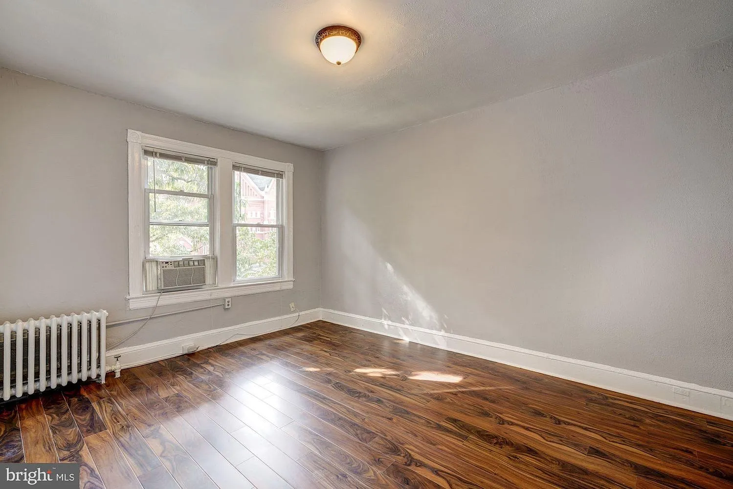 2 bed, 800 sqft, $2,500 — Photo 3