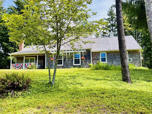 1530 SW Pine Dr, Warrenton, OR 97146