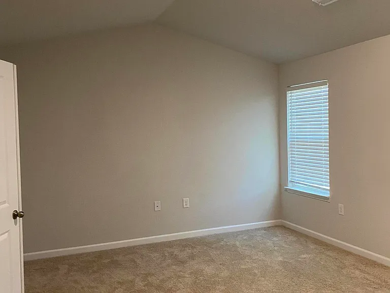 1213 Riverstone Dr — Photo 10