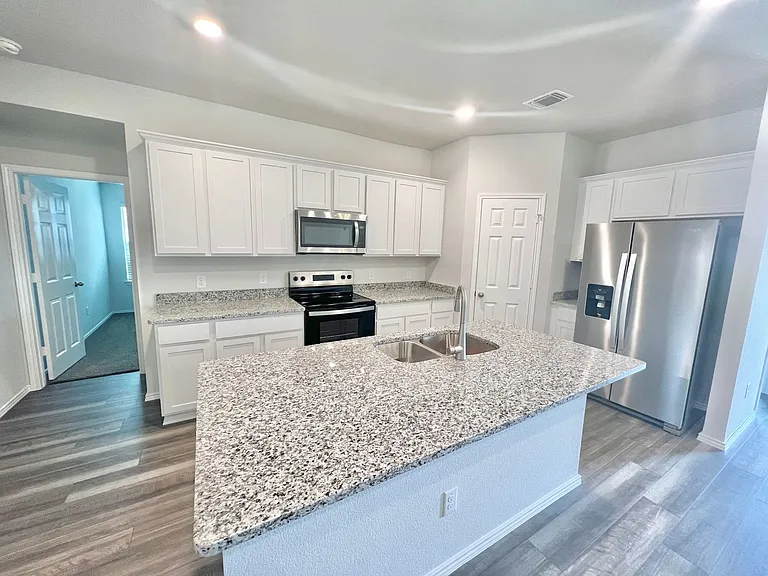 7303 Gilbert Dr — Photo 6