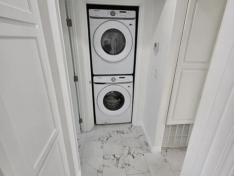 washer & dryer