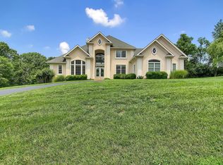 1528 Kehrs Mill Rd, Chesterfield, MO 63005