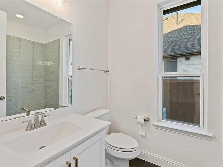 2380 Rainforest Dr — Photo 6