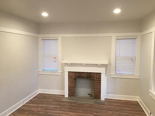 2nd image of 4725-29 4th St