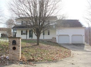 5407 Melwood Dr, Cross Lanes, WV 25313