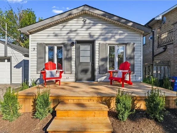 5 Herbert Ct, Hamilton, ON L8E 5A6