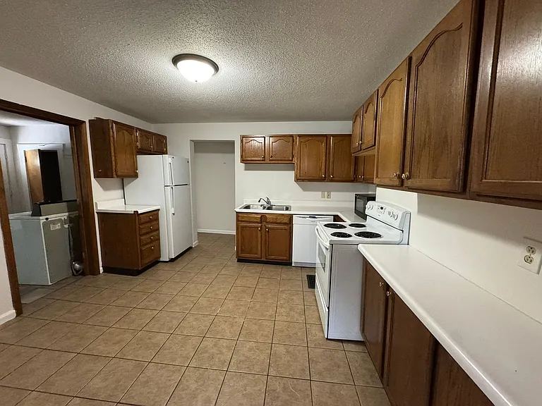 1408 Bass Ave — Photo 8