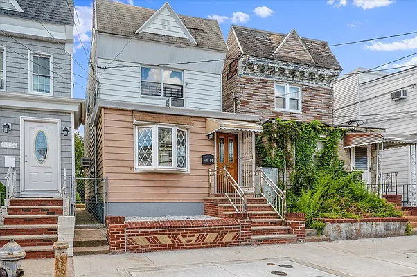 Sold by Compass | media 21