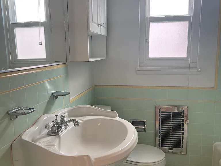1849 N Harvard Blvd #4 — Photo 22