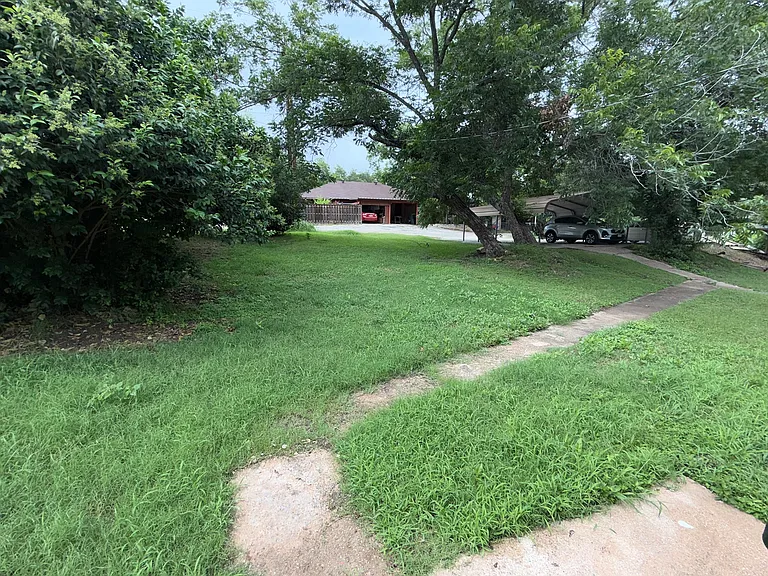 3608 Robinhood Dr — Photo 14
