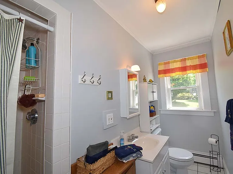 27 Saint James Rd — Photo 24
