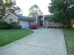 110 E Hillcrest Dr, Salem, IN 47167