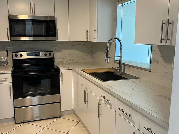 3rd image of 3750 NE 170th St APT 102