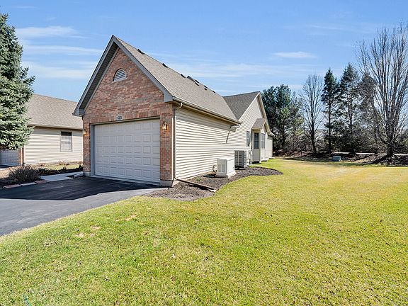 4th image of 623 Hampshire Dr