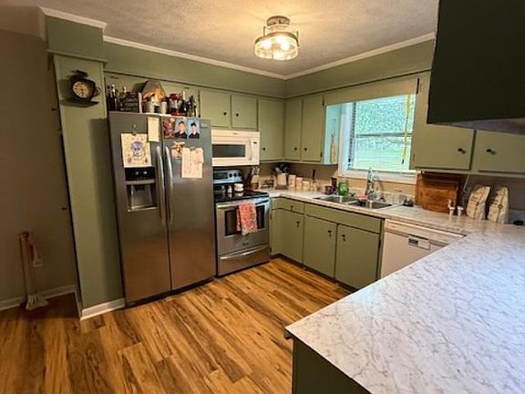 5th image of 10152 Woods Rd