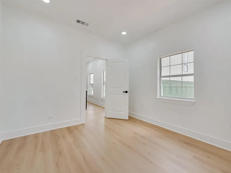 506 N Lancaster Ave #506 — Photo 9