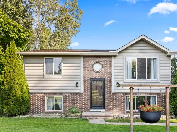 8600 Marquette Rd, Goodells, MI 48027