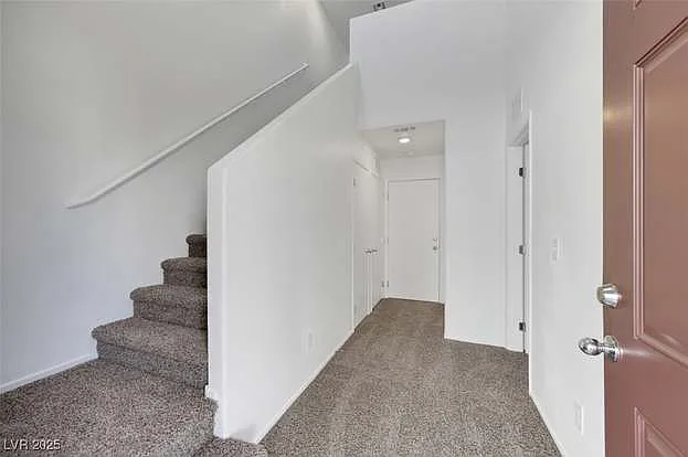 3 bed, 1241 sqft, $1,767 — Photo 3