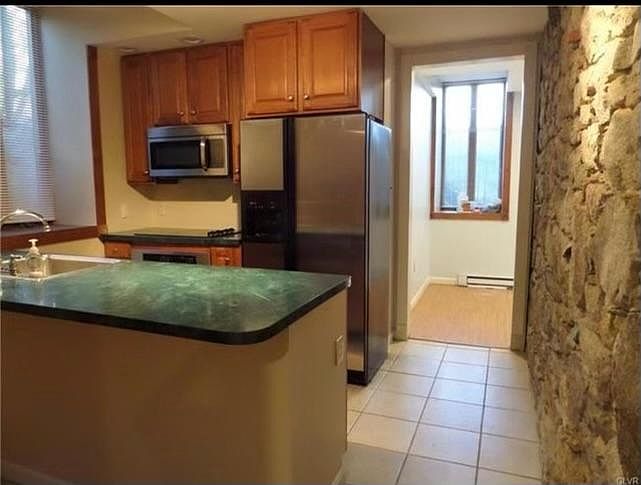 2nd image of 430 Seneca St APT 4