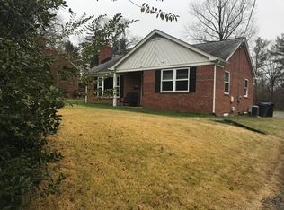 509 Edwards Ferry Rd NE, Leesburg, VA 20176