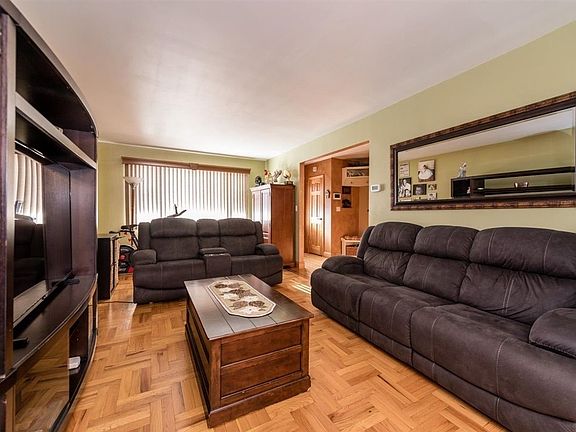 4th image of 2446 Westervelt Ave