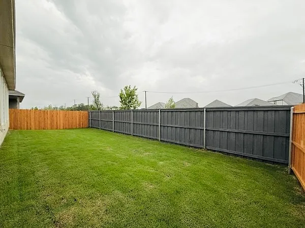 726 Madrone Ln — Photo 13