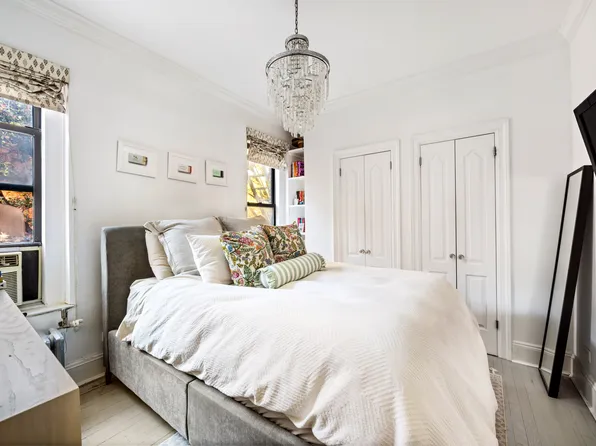 295 West 11th Street image 4 of 5