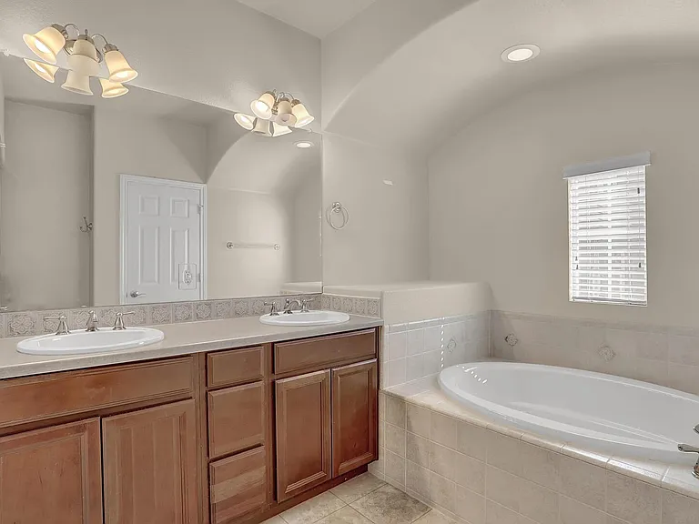 3311 Gladstone Creek Point — Photo 17