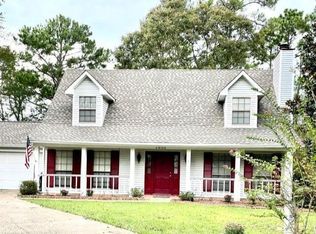 1935 Winwood Dr, Gautier, MS 39553