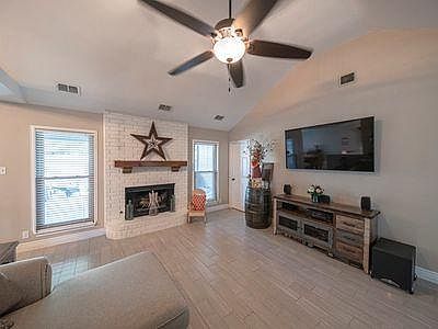 5th image of 3302 Oakmont Dr