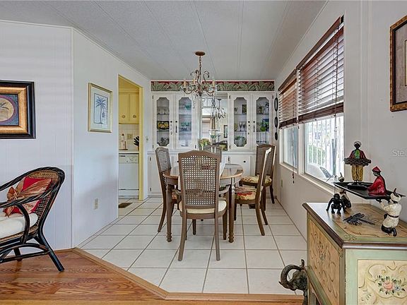 5th image of 671 Water Lily Dr