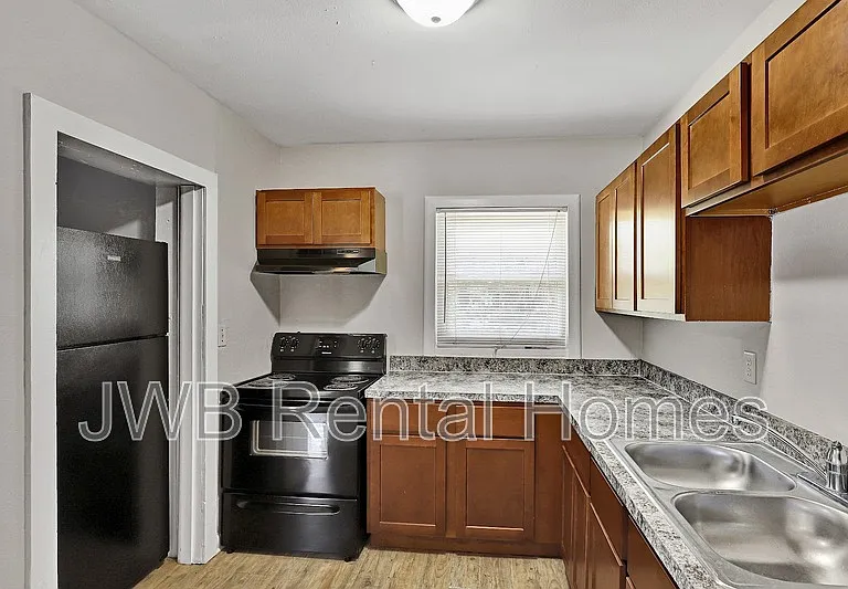 31 W 45th St — Photo 4