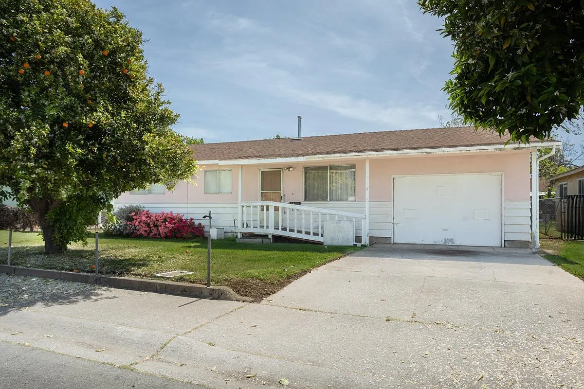 1118 McMullen Ave photo 1