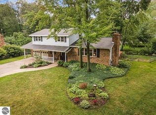 5004 Dale Ct, Midland, MI 48642